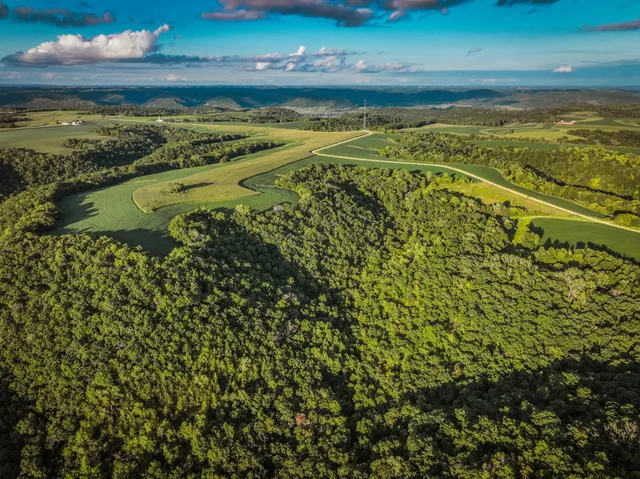 $850,000 | 2740 Christianson Hill Road, Houston, MN 55943