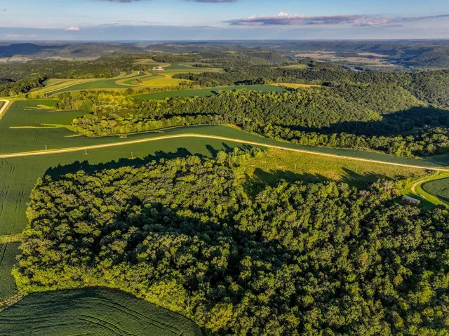 $850,000 | 2740 Christianson Hill Road, Houston, MN 55943