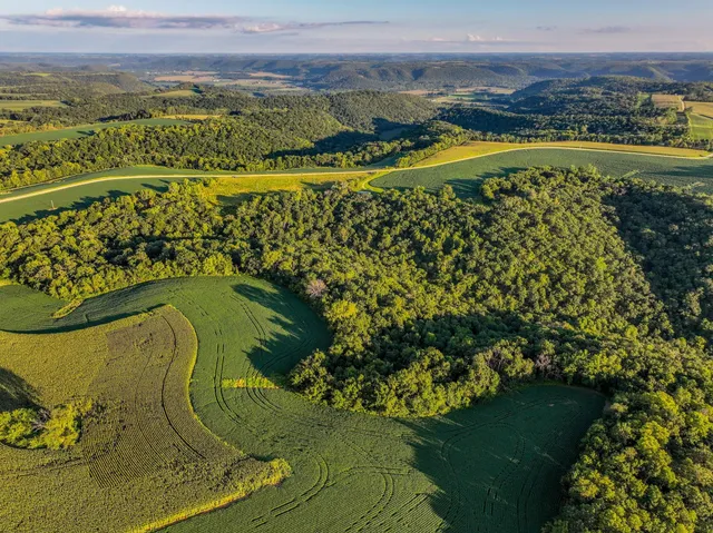 $850,000 | 2740 Christianson Hill Road, Houston, MN 55943