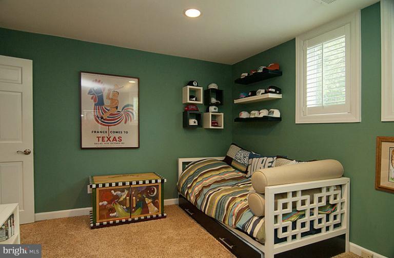 4822 Hampden Lane, Unit R Bethesda, MD 20814 - Photo 11 of 22 Bedroom w/above ground windows!