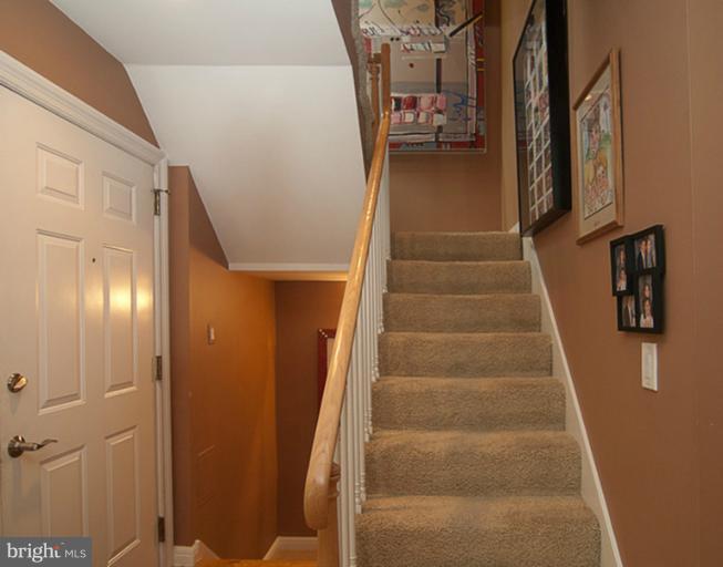 4822 Hampden Lane, Unit R Bethesda, MD 20814 - Photo 15 of 22 Stairwell