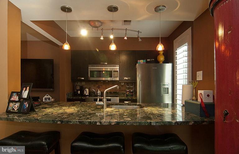 4822 Hampden Lane, Unit R Bethesda, MD 20814 - Photo 20 of 22 Renovated w/New granite tops, NEW appliances...