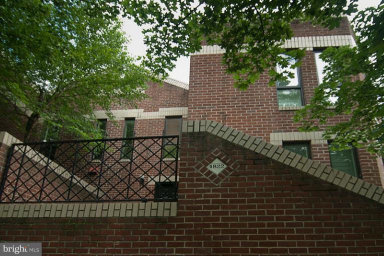 4822 Hampden Lane, Unit R Bethesda, MD 20814 - Photo 9 of 22 Private entry off the street