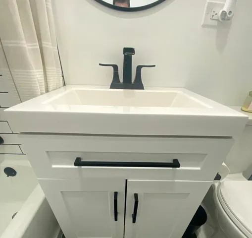 $325,000 | 513 Fenton Avenue, Romeoville, IL 60446