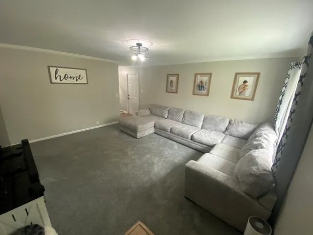 $325,000 | 513 Fenton Avenue, Romeoville, IL 60446