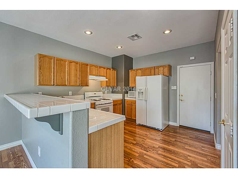 270 Liberty Point Court Henderson, NV 89052 - Photo 4 of 34 Kitchen.