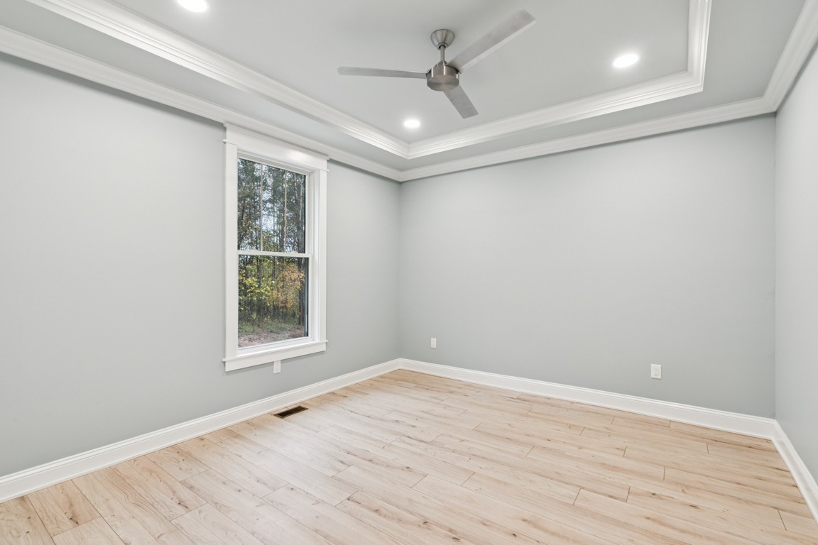 6461 Highway 48 North Cumberland Furnace, TN 37051 - Photo 20 of 25 wooden floor in an empty room with a window