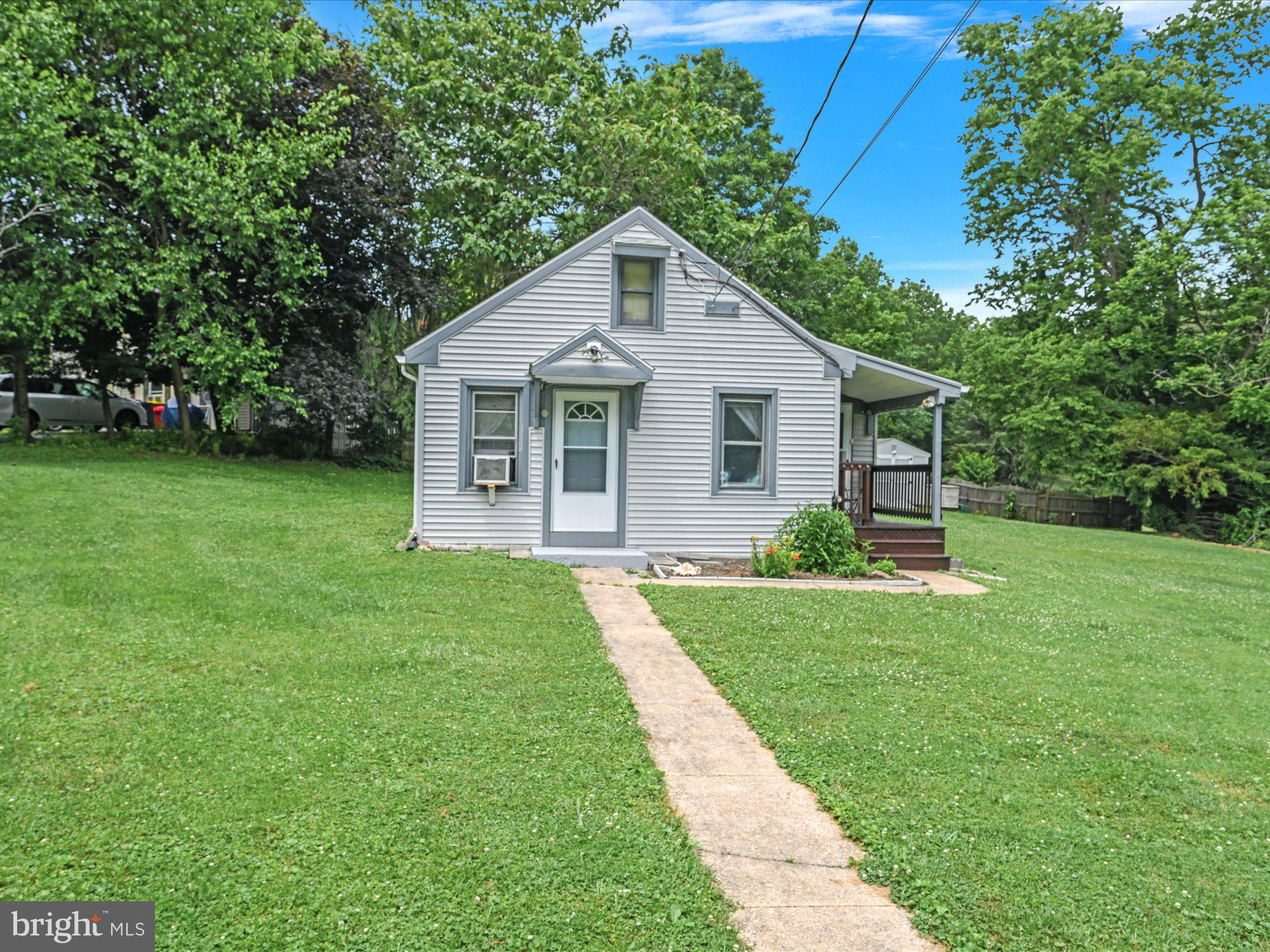 2080 Hollinger Road Lancaster, PA 17602 - Photo 2 of 25 front