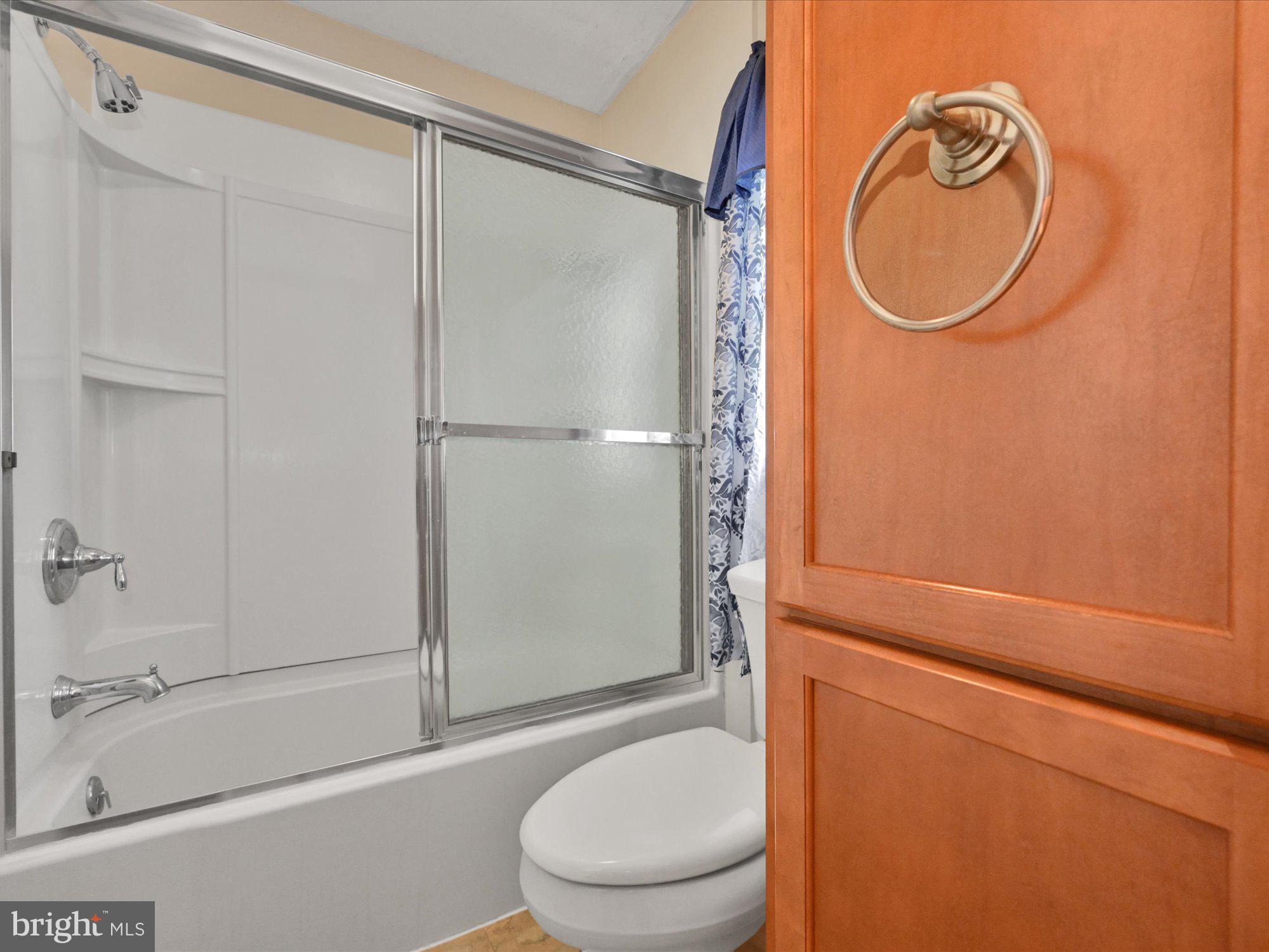 2080 Hollinger Road Lancaster, PA 17602 - Photo 15 of 25 bathroom