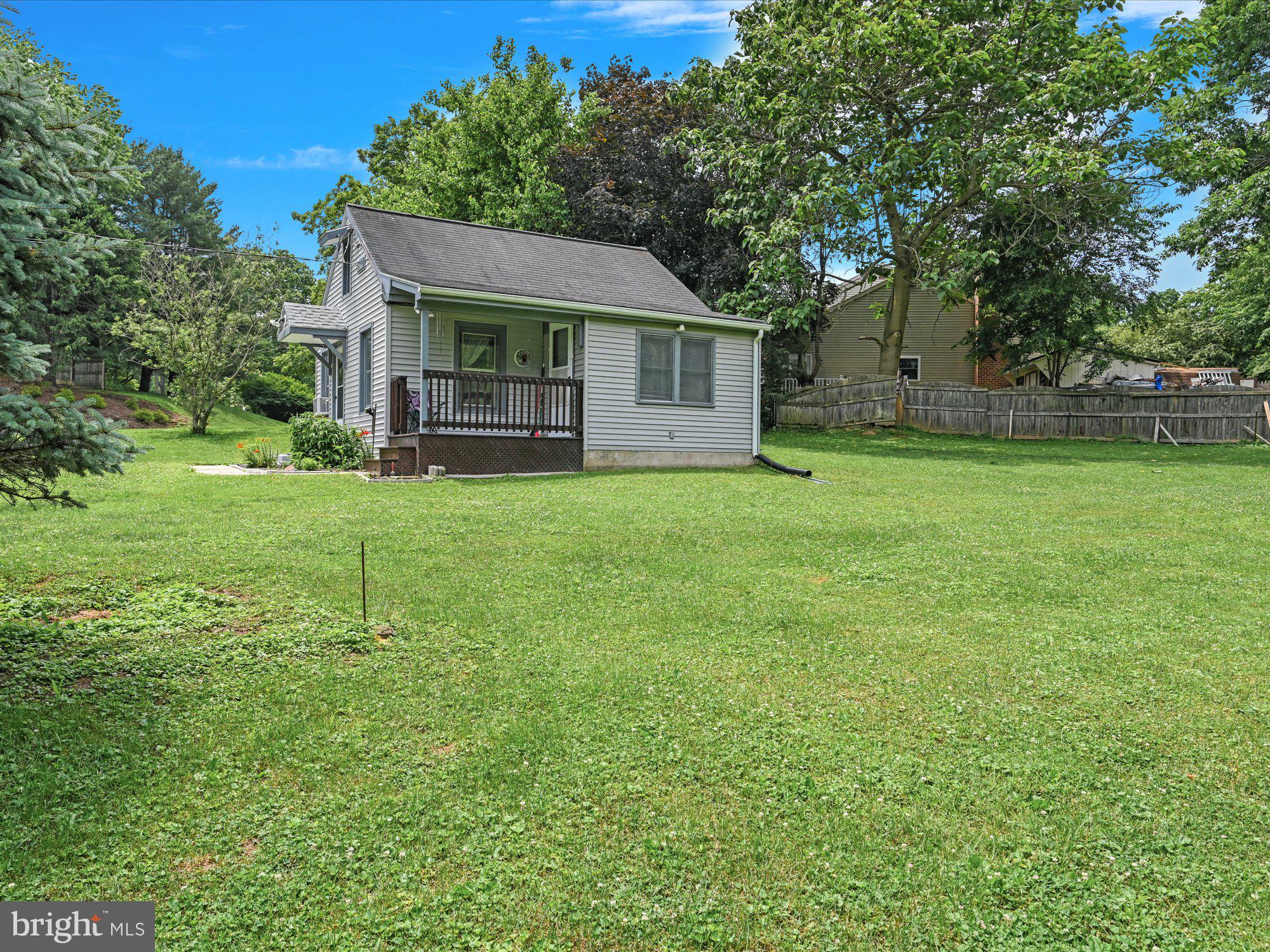2080 Hollinger Road Lancaster, PA 17602 - Photo 19 of 25 side view