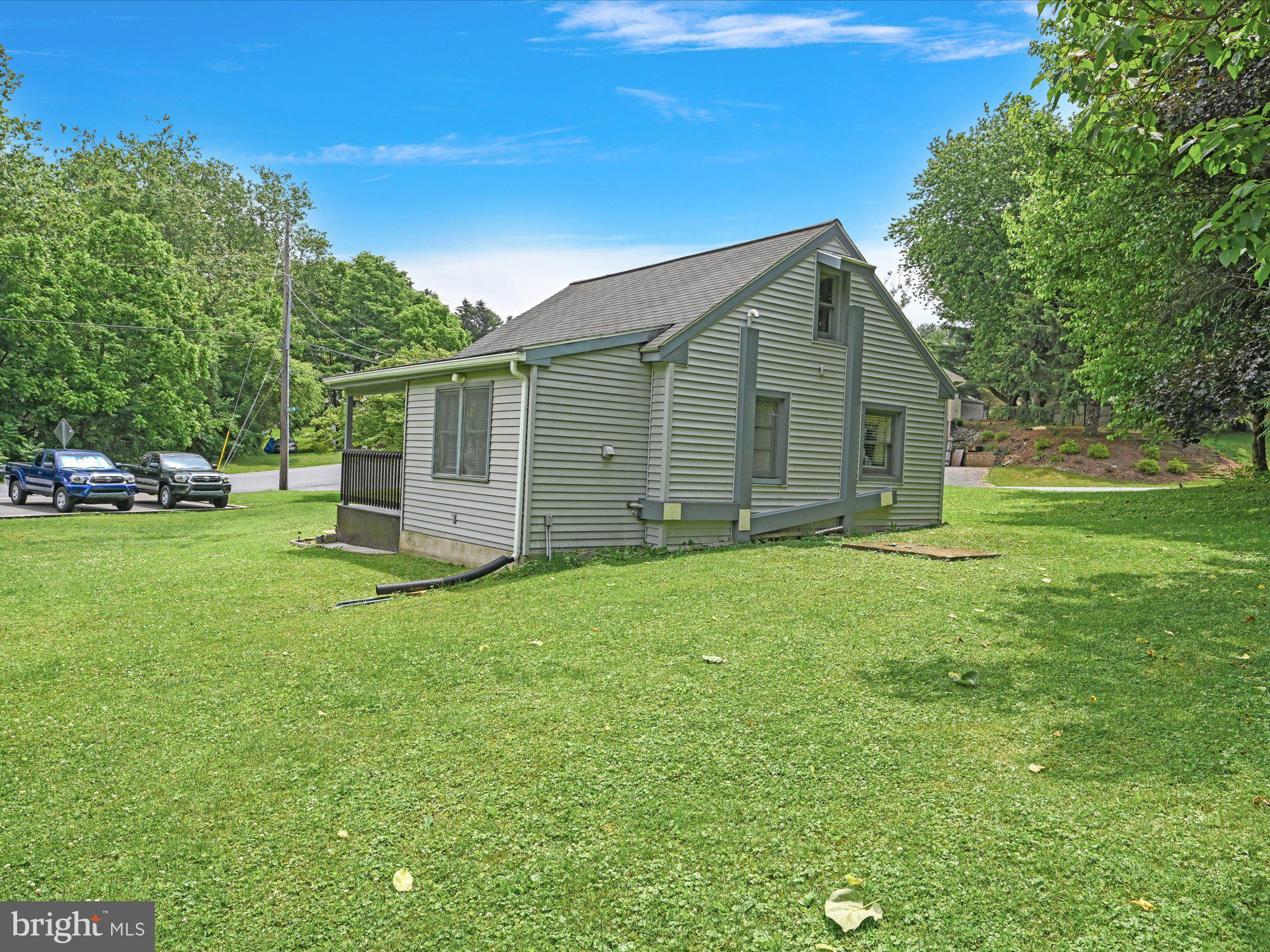 2080 Hollinger Road Lancaster, PA 17602 - Photo 23 of 25 rear