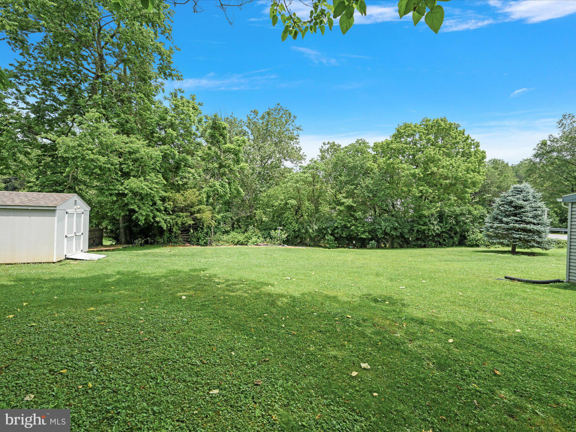 2080 Hollinger Road Lancaster, PA 17602 - Photo 24 of 25 yard
