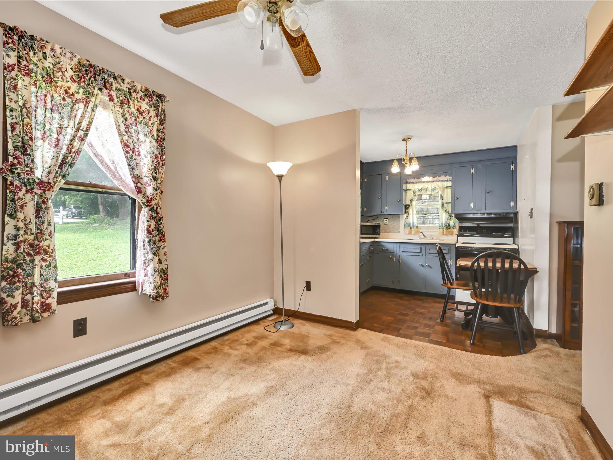2080 Hollinger Road Lancaster, PA 17602 - Photo 6 of 25 living room