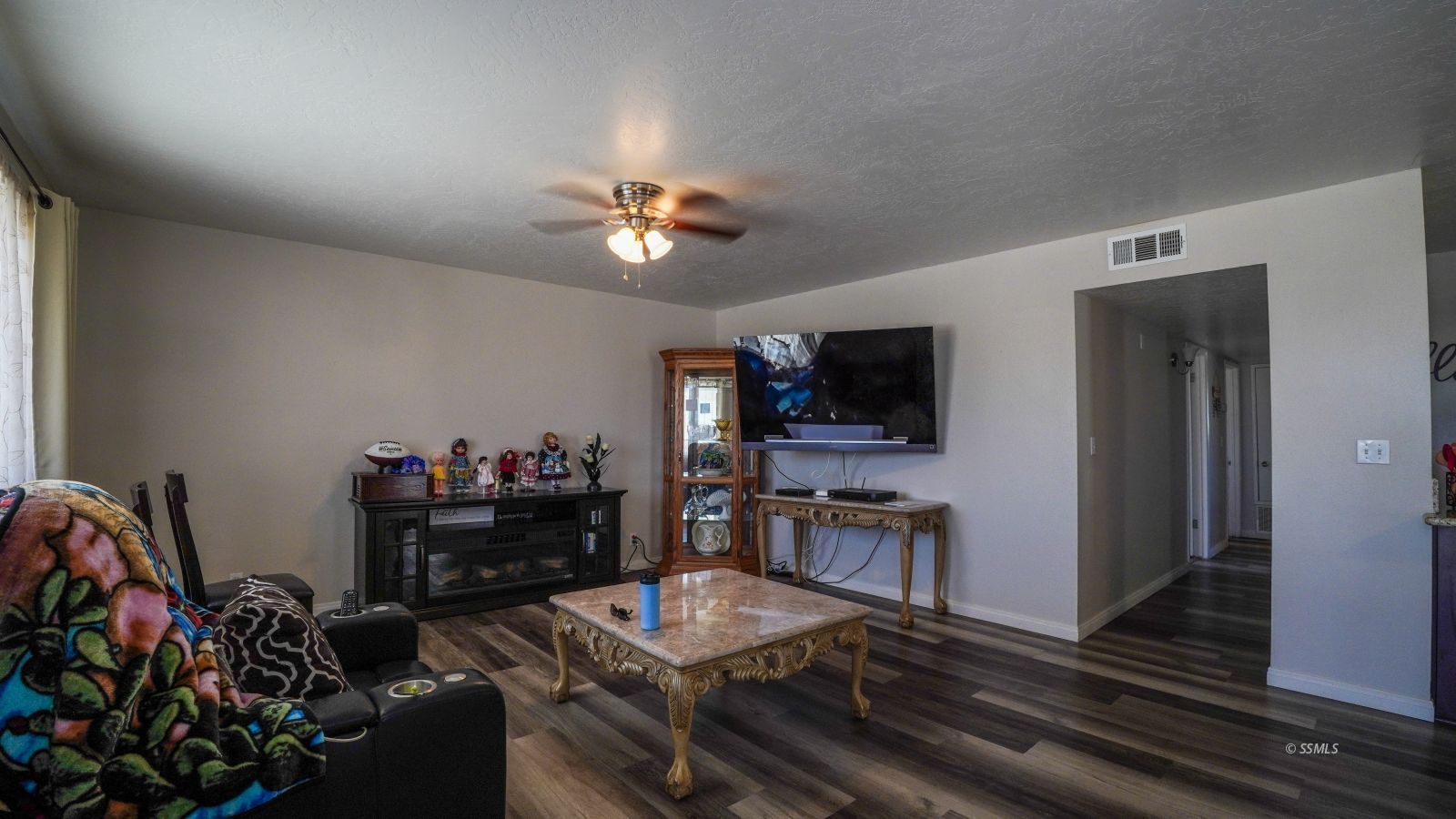 1437 Porter Street Ridgecrest, CA 93555 - Photo 3 of 22