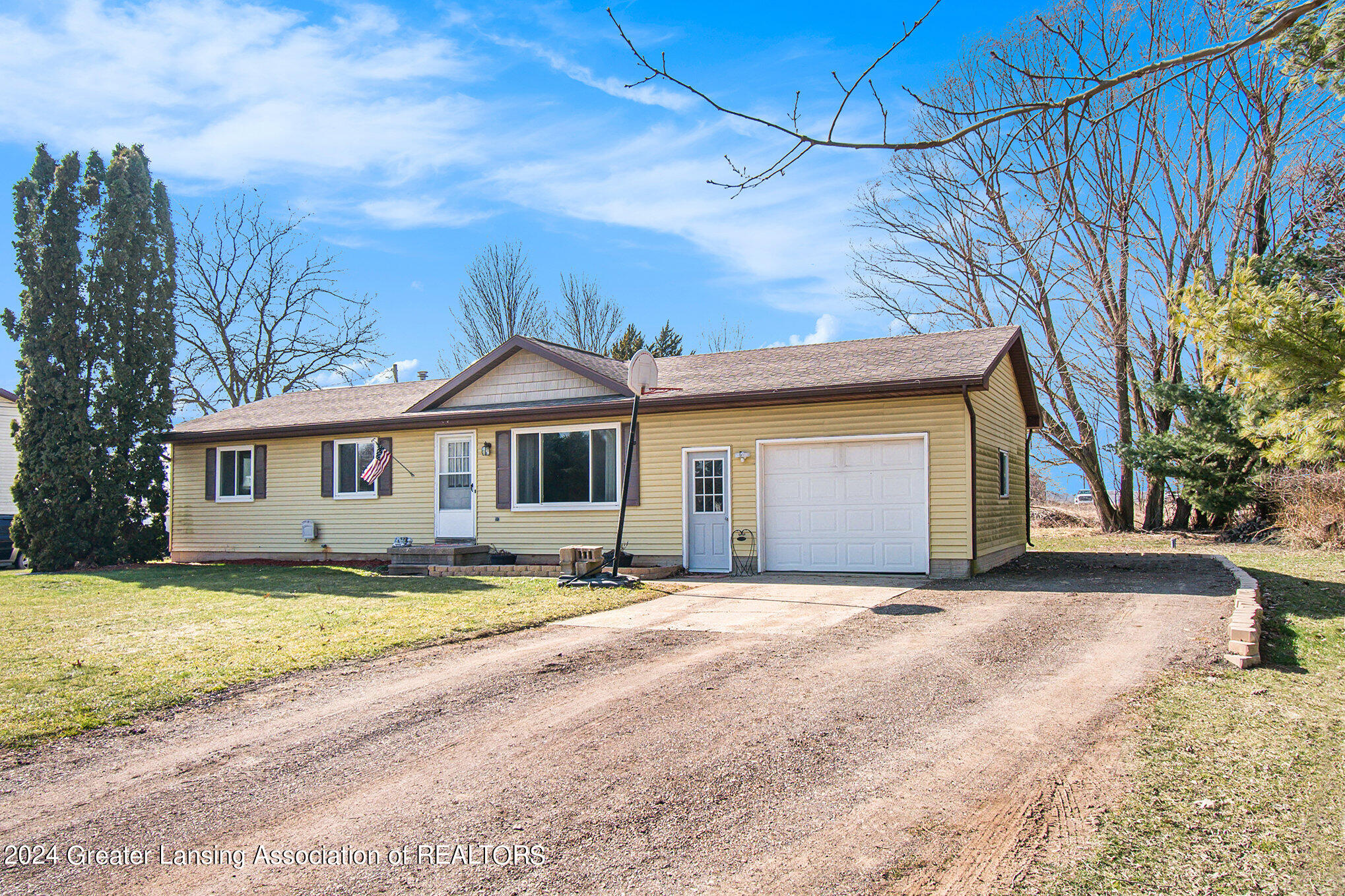 9520 Shilton Road Portland, MI 48875 - Photo 1 of 18 002_ndp5295