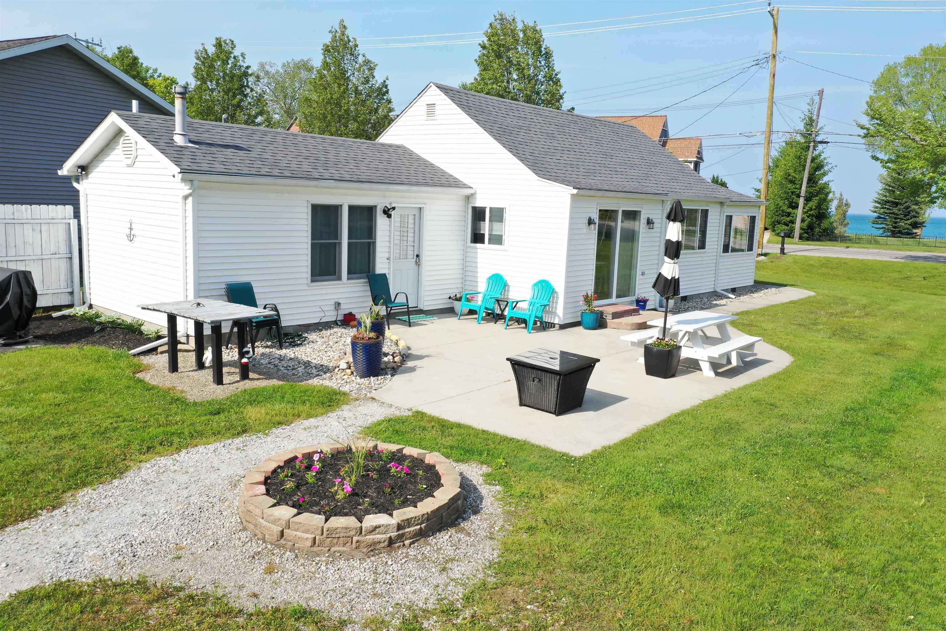 6625 Lakeshore Road Lakeport, MI 48059 - Photo 18 of 59