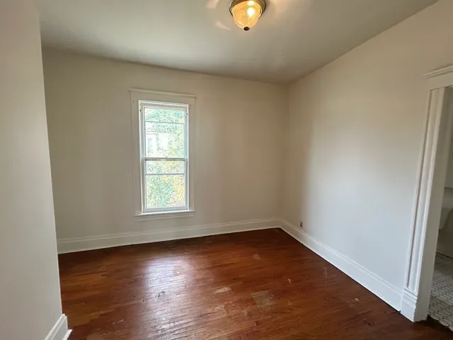 $295,000 | 376 Jefferson Avenue, Elgin, IL 60120