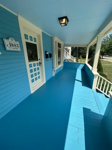 $295,000 | 376 Jefferson Avenue, Elgin, IL 60120