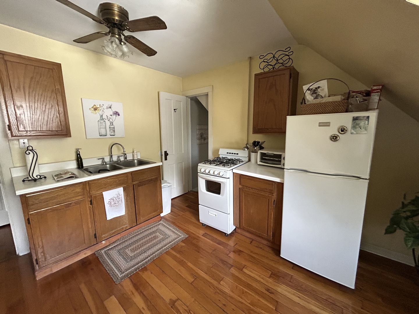 376 Jefferson Avenue Elgin, IL 60120 - Photo 6 of 21 a kitchen with a refrigerator sink and stove