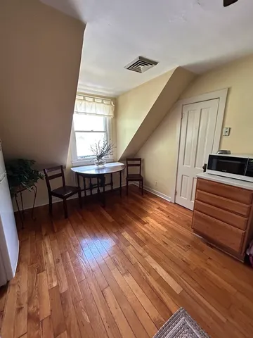 $295,000 | 376 Jefferson Avenue, Elgin, IL 60120