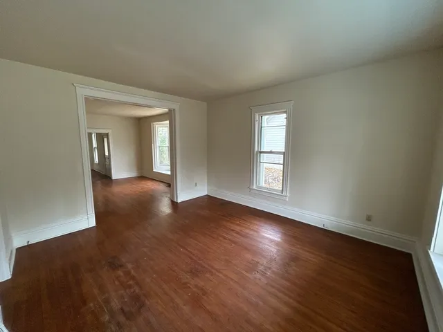 $295,000 | 376 Jefferson Avenue, Elgin, IL 60120