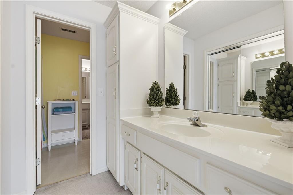 5710 Pflumm Road Shawnee, KS 66216 - Photo 22 of 55