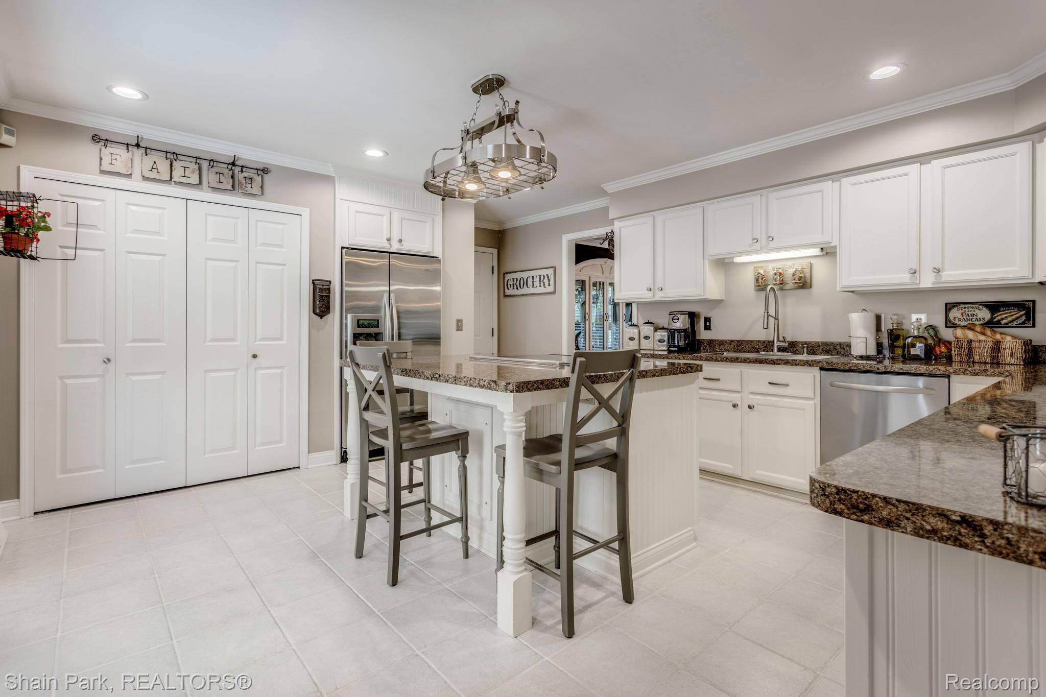 9033 Brandon Road Avoca, MI 48006 - Photo 10 of 84 Unbelievable Kitchen Space
