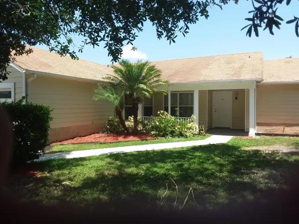 $2,500 | 161 Southwest Grimaldo Terrace, Port St. Lucie, FL 34984