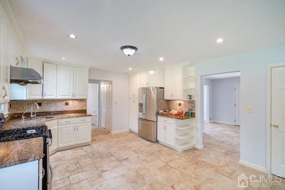 33 Woodmere Road North Brunswick, NJ 08902 - Photo 17 of 42 Gallery Image 17