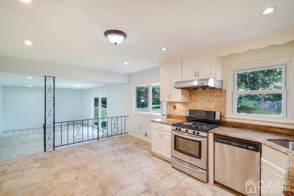 33 Woodmere Road North Brunswick, NJ 08902 - Photo 18 of 42 Gallery Image 18