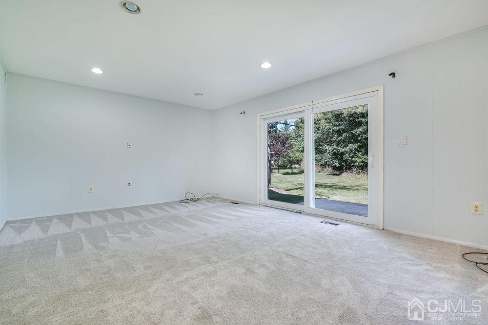 33 Woodmere Road North Brunswick, NJ 08902 - Photo 22 of 42 Gallery Image 22