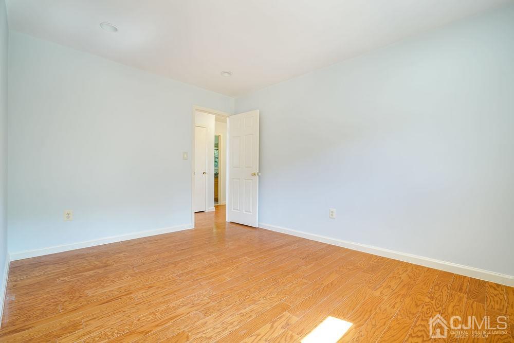 33 Woodmere Road North Brunswick, NJ 08902 - Photo 26 of 42 Gallery Image 26