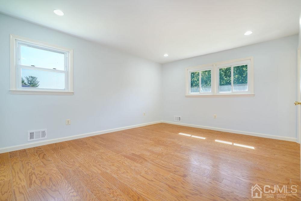 33 Woodmere Road North Brunswick, NJ 08902 - Photo 30 of 42 Gallery Image 30