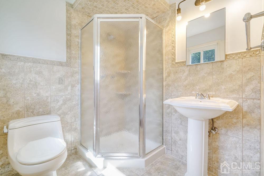 33 Woodmere Road North Brunswick, NJ 08902 - Photo 33 of 42 Gallery Image 33