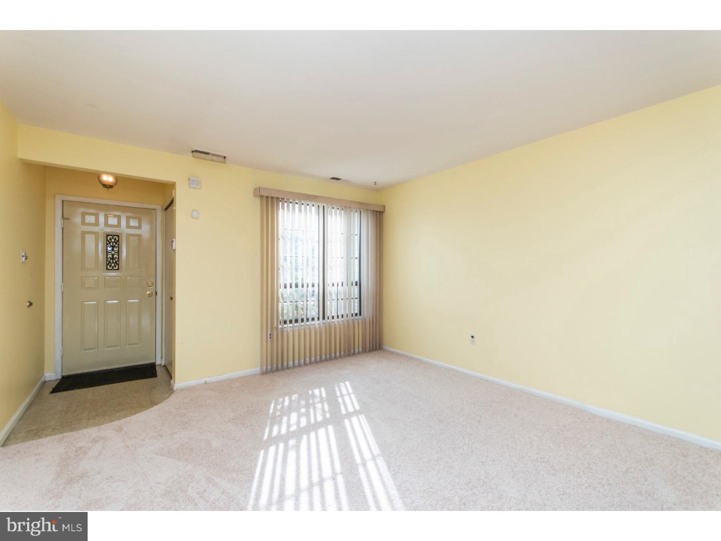 66 Loggers Mill Road Horsham, PA 19044 - Photo 2 of 24 Living Room