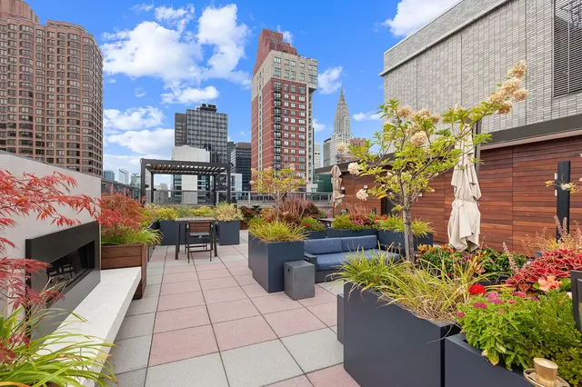 $1,005,000 | 300 East 40th Street, Unit 5C | Murray Hill