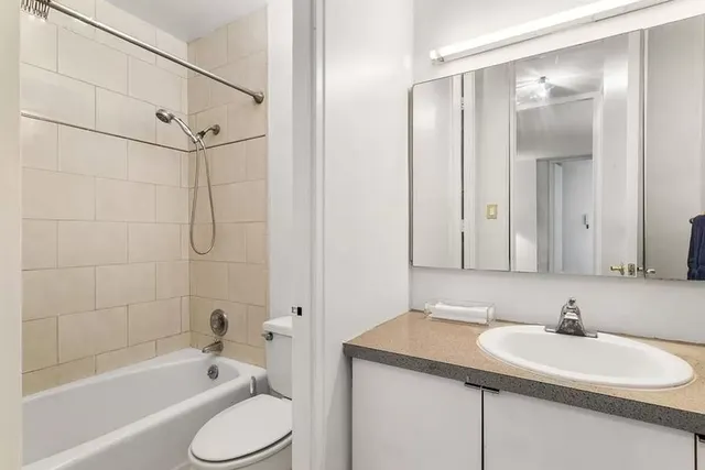 $1,005,000 | 300 East 40th Street, Unit 5C | Murray Hill