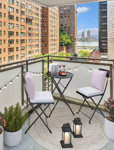$1,005,000 | 300 East 40th Street, Unit 5C | Murray Hill