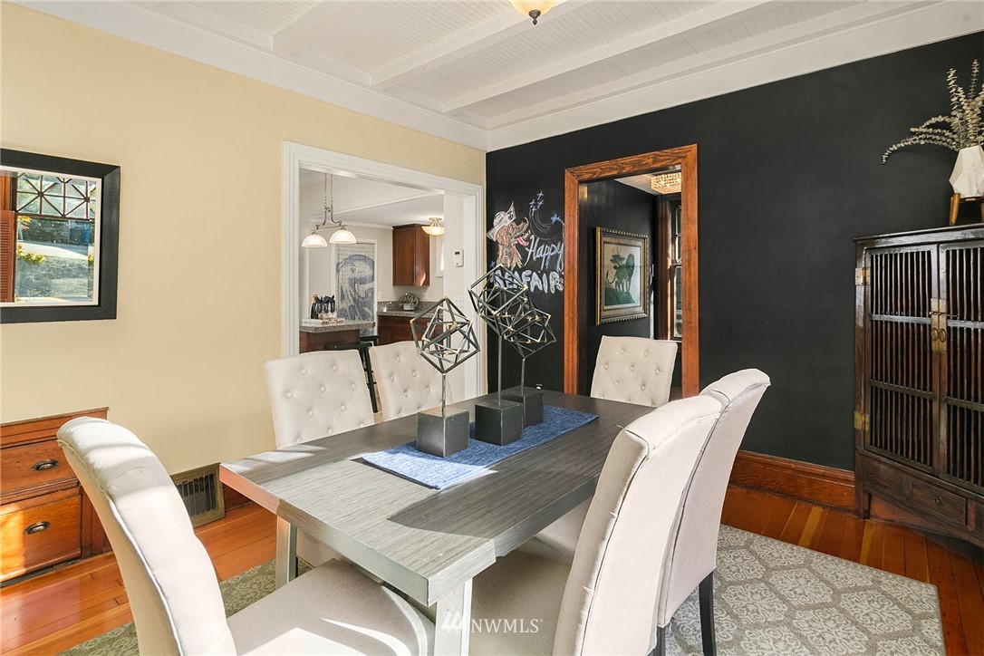 526 31st Avenue South Seattle, WA 98144 - Photo 15 of 36