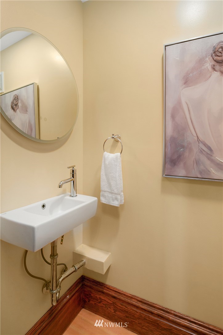 526 31st Avenue South Seattle, WA 98144 - Photo 16 of 36