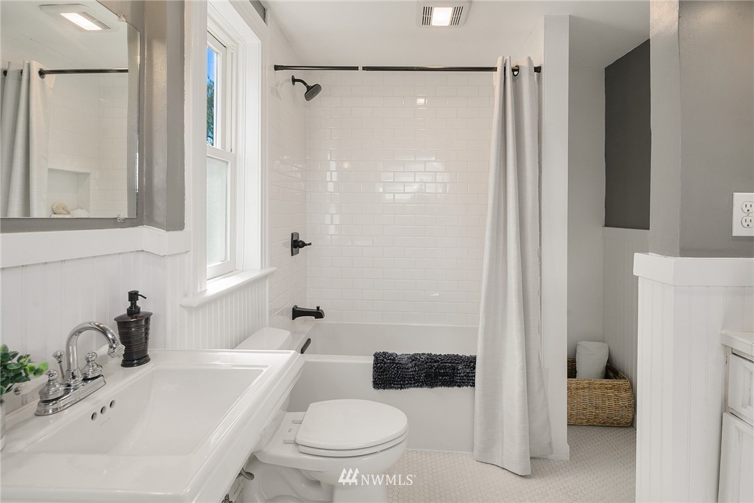 526 31st Avenue South Seattle, WA 98144 - Photo 20 of 36