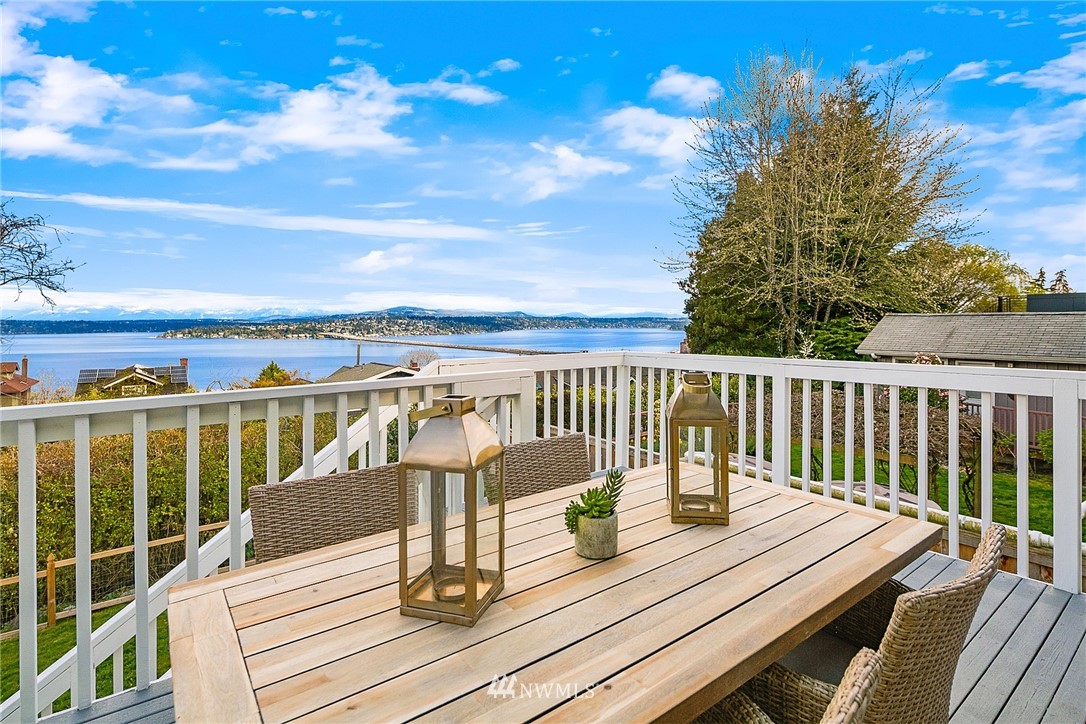 526 31st Avenue South Seattle, WA 98144 - Photo 7 of 36