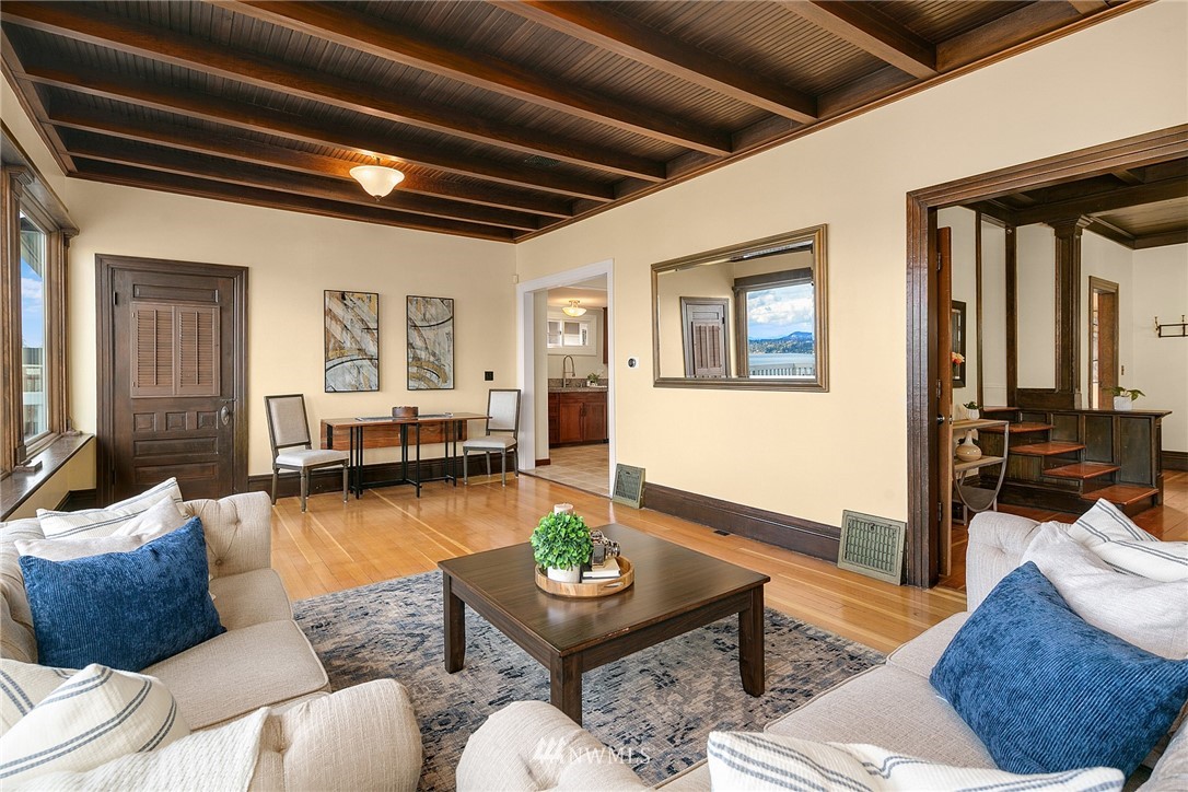 526 31st Avenue South Seattle, WA 98144 - Photo 9 of 36