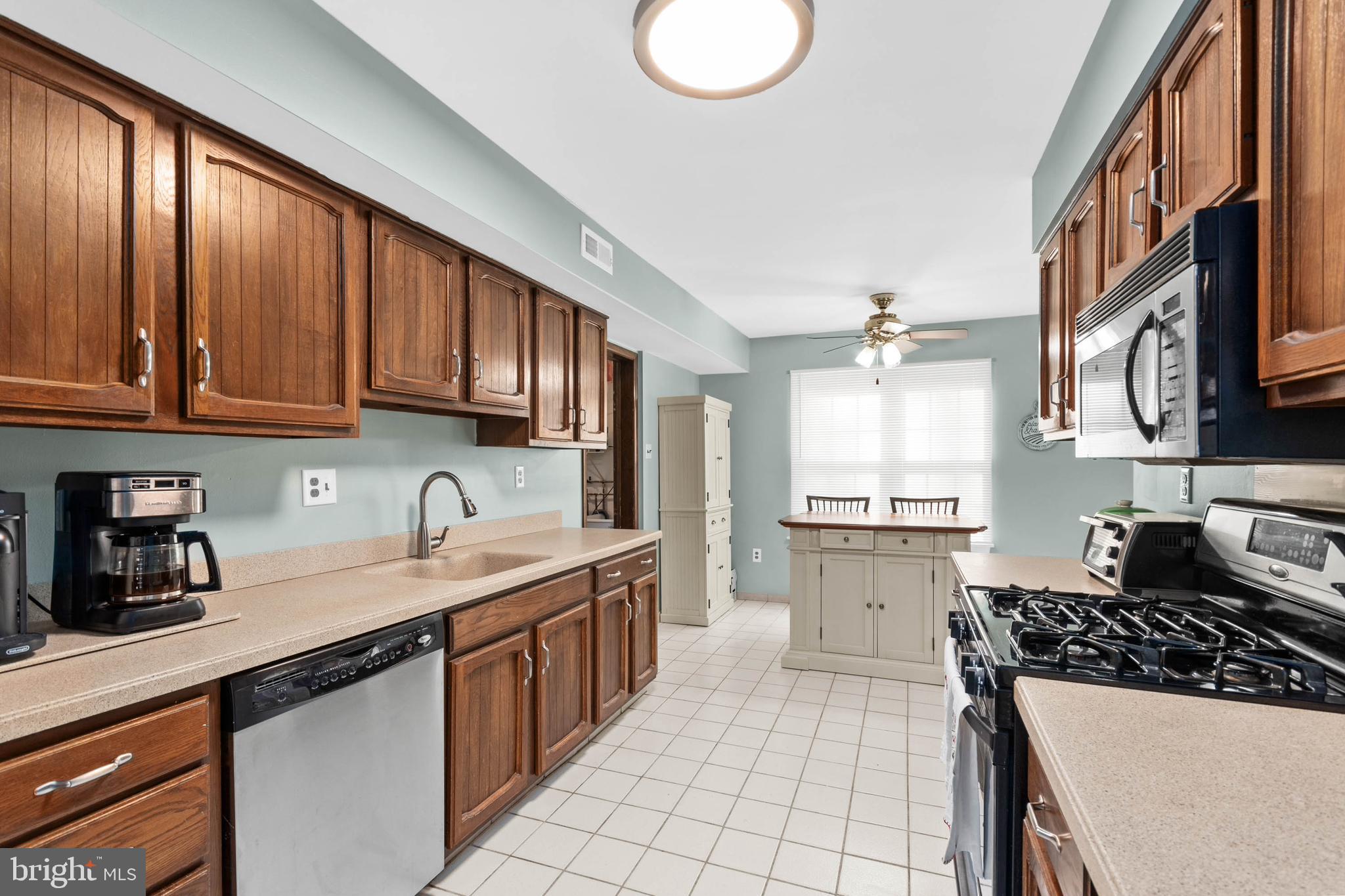 112 Goodwin Parkway Sewell, NJ 08080 - Photo 5 of 26