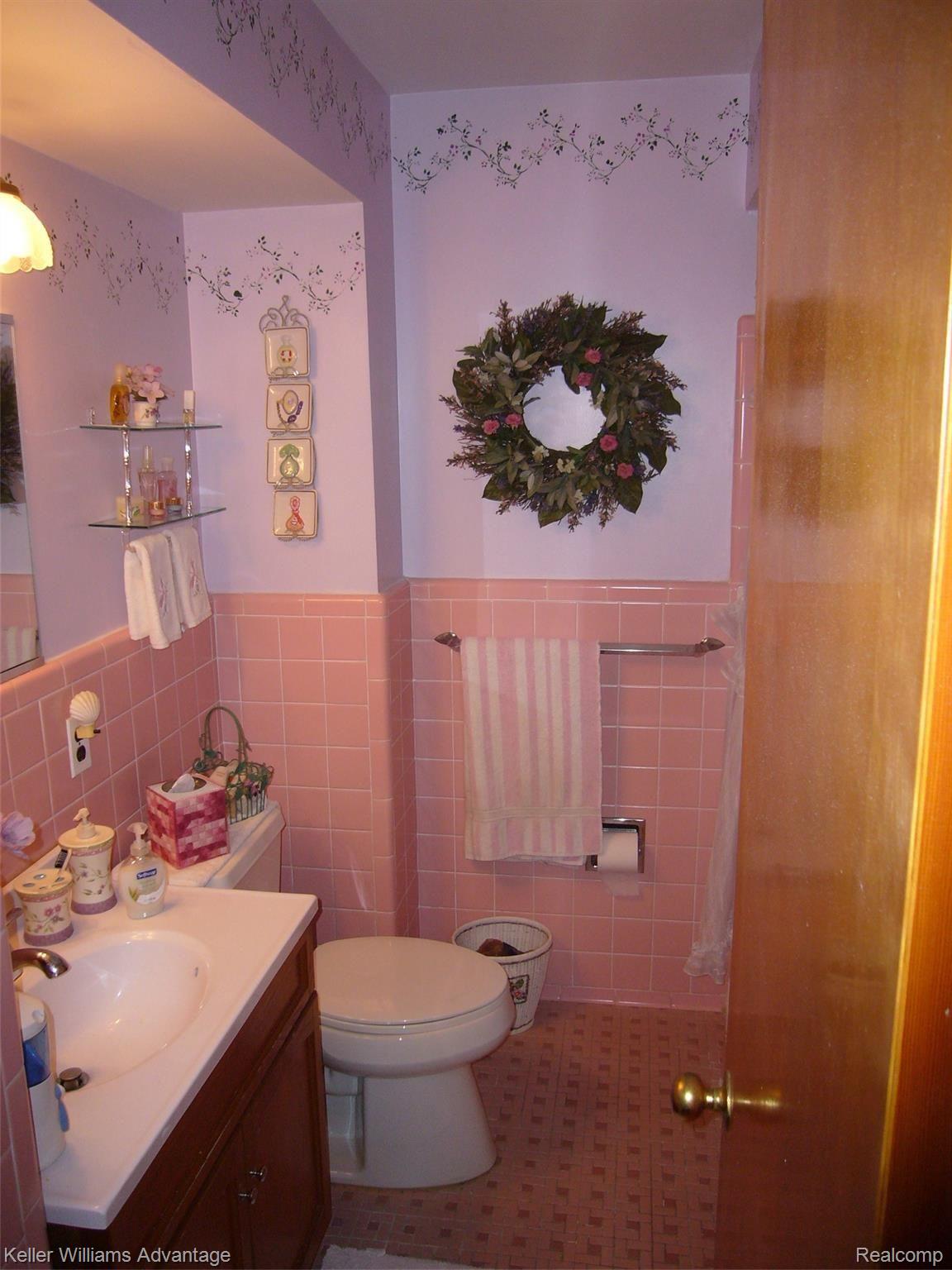 7922 North Henry Ruff Road Westland, MI 48185 - Photo 10 of 18 P1010417.JPG