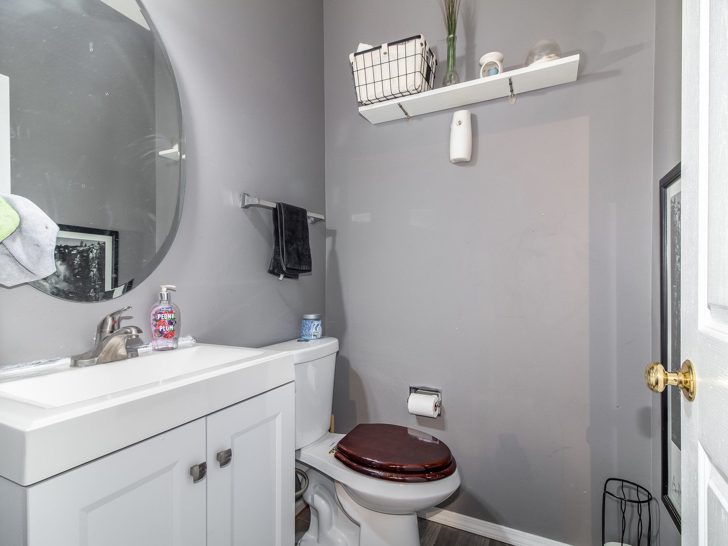 2262 Georgetown Circle Aurora, IL 60503 - Photo 11 of 25 a bathroom with a sink and a toilet