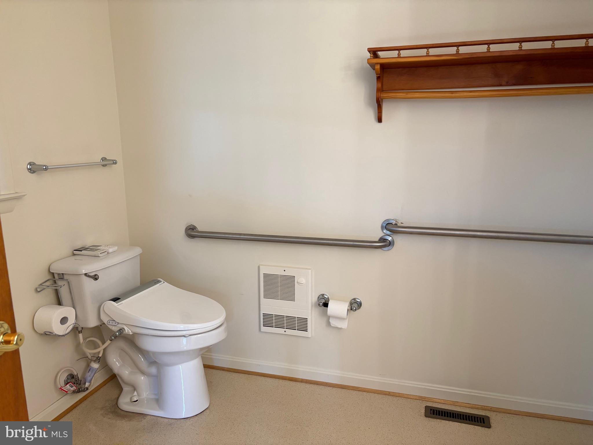 13238 Stonehouse Mountain Road Culpeper, VA 22701 - Photo 17 of 33 Primary Bath w/Bidet
