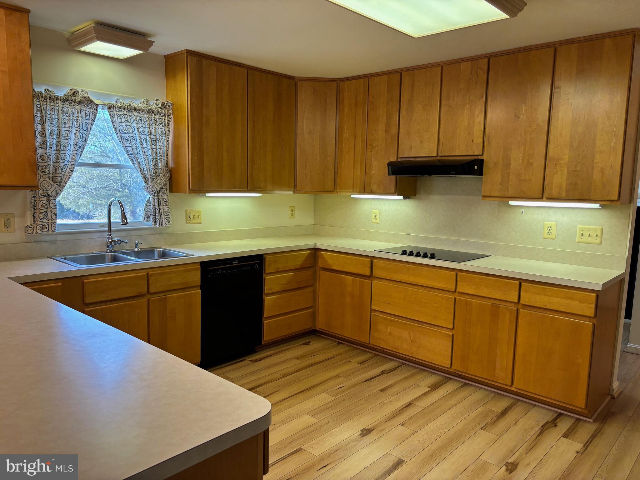 13238 Stonehouse Mountain Road Culpeper, VA 22701 - Photo 2 of 33 Kitchen