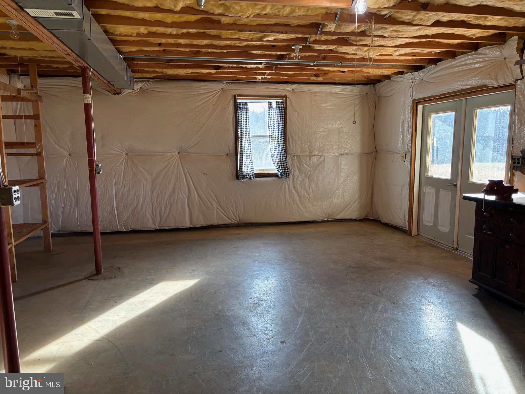 13238 Stonehouse Mountain Road Culpeper, VA 22701 - Photo 28 of 33 walk out door