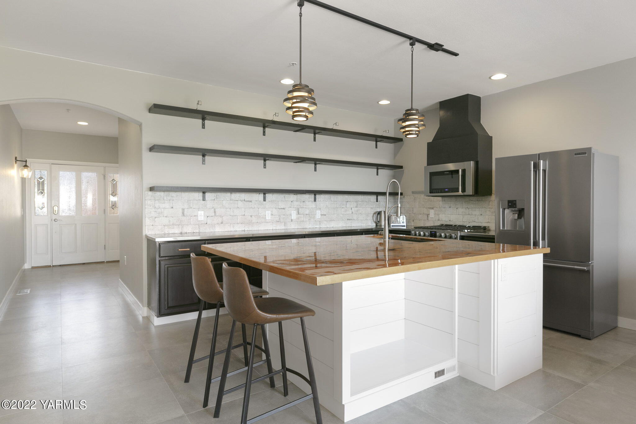 9150 Occidental Road, Unit 5 Yakima, WA 98903 - Photo 11 of 22 Kitchen